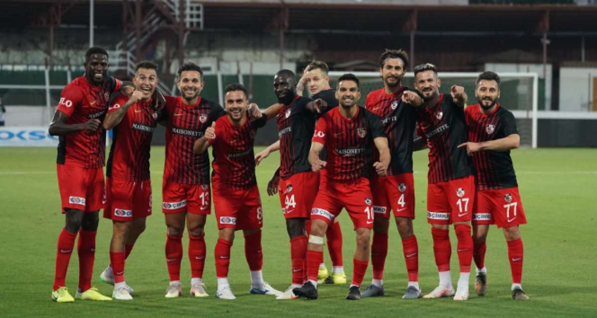 Gaziantep FK'da 10 futbolcunun sözleşmesi sona erdi
