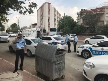Gaziantep'te bombalı paket paniği! Polisin dikkati ile bombalı eylemi engellendi