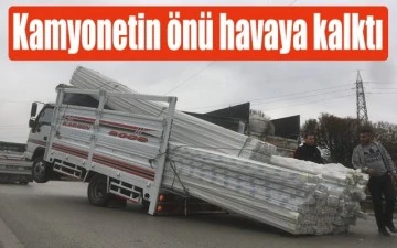 Gaziantep’te yüklü kamyonet şaha kalktı!..