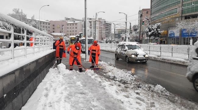 Gaziantep'i beyaza bürüyen kar hayatı olumsuz etkiliyor