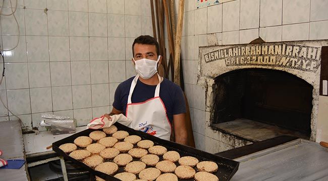Gaziantep'in geleneksel tadı kömbe evlere siparişle ulaştırılıyor