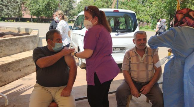 Gaziantep'in ilçelerinde aşı seferberliği sürüyor