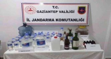 Gaziantep jandarmasından dev sahte ve kaçak alkol operasyonu: 35 gözaltı