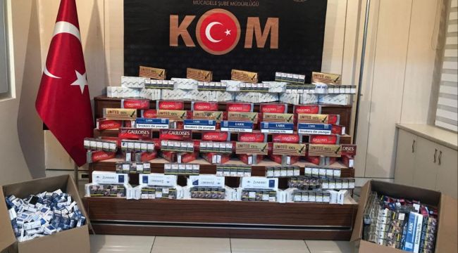Gaziantep'te gümrük kaçağı 2 bin 50 paket sigara ve 7 cep telefonu ele geçirildi
