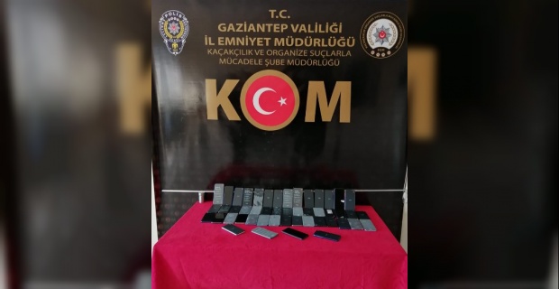 Gaziantep'te gümrük kaçağı cep telefonları ele geçirildi