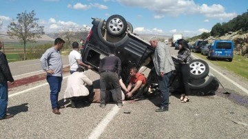 Gaziantep’te iki aracın çarpıştığı kazada can pazarı: 4 yaralı