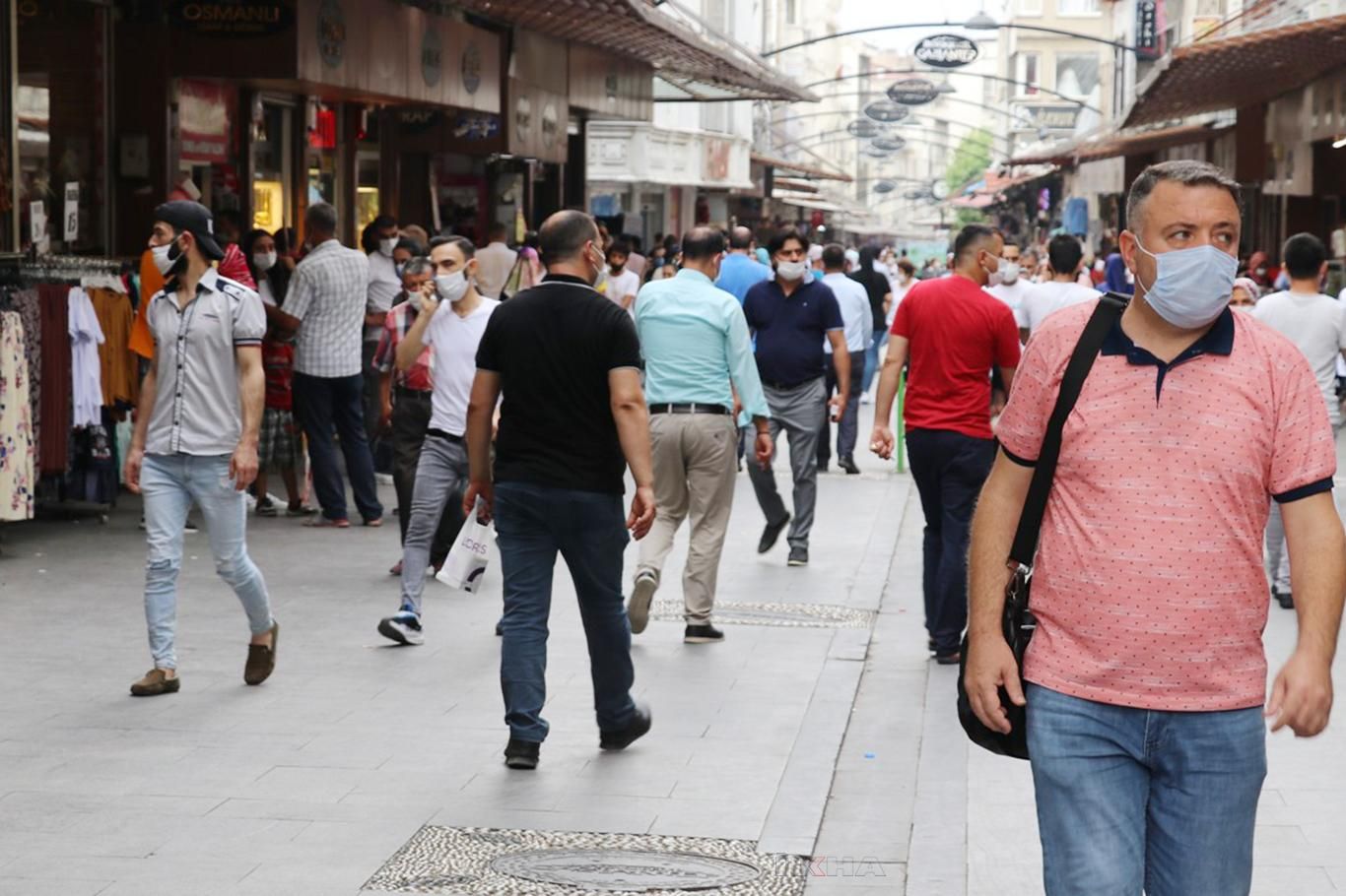 Gaziantep'te Kovid-19 tedbirlerine uymayan yüzlerce kişiye ceza