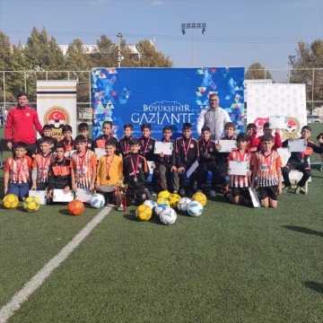  Gaziantep'te &quot;U12 Cup Minikler Futbol Şenliği&quot; düzenlendi.