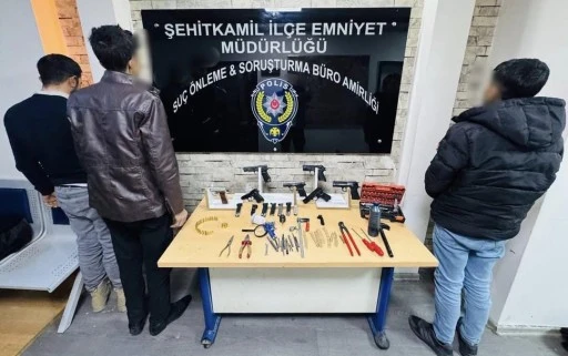 Gaziantep'te Silah ve Uyuşturucu Operasyonu: 3 G&ouml;zaltı