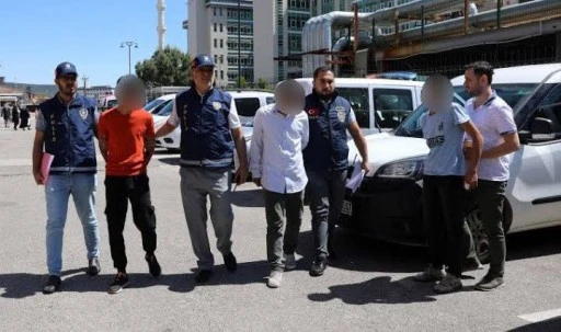 Gaziantep'te Sokak Kavgası Kanlı Bitti: 1 &Ouml;l&uuml;, 1 Yaralı