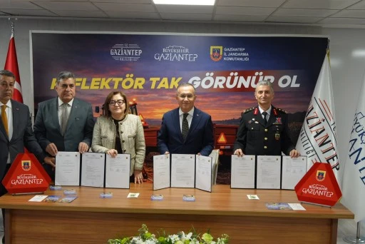 Gaziantep'te Trafik G&uuml;venliği İ&ccedil;in El Ele