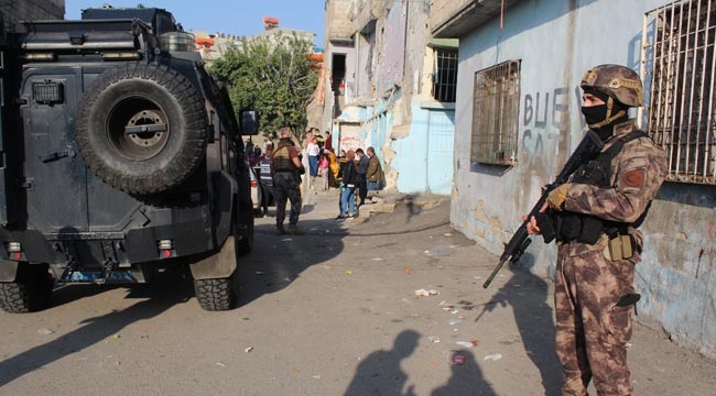 Gaziantep’te uyuşturucu tacirlerine ağır darbe! Onlarca gözaltı
