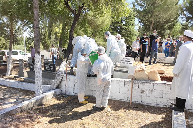 Gaziantep'teki mezarlıklarda ek önlemler alınıyor