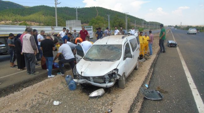 Gaziantep'teki trafik kazasında yaralanan 4 kişiden biri hayatını kaybetti