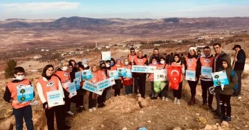 Gaziantep TEMA Vakfı Gönüllüleri  Toprak Erozyonuna Dikkat Çekmek İçin Fidan Diktiler