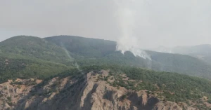 Tunceli’de 2 helikopter ve 1 uçakla yangına müdahale sürüyor 