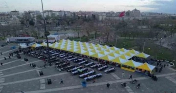 Gaziantep’te iftar çadırlarında günlük 15 bin kişi ağırlanıyor