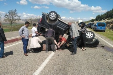 Gaziantep’te iki aracın çarpıştığı kazada can pazarı: 4 yaralı