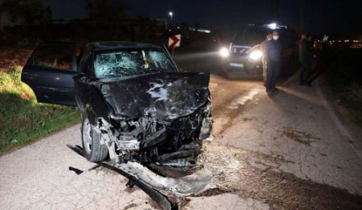 Gaziantep'te iki otomobil çarpıştı: 1 ölü, 7 yaralı