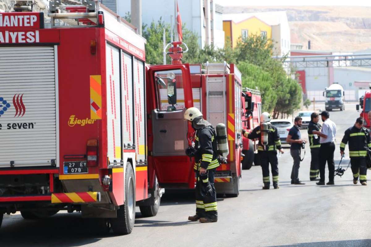 Gaziantep'te tahıl fabrikasında çıkan yangın korkuttu