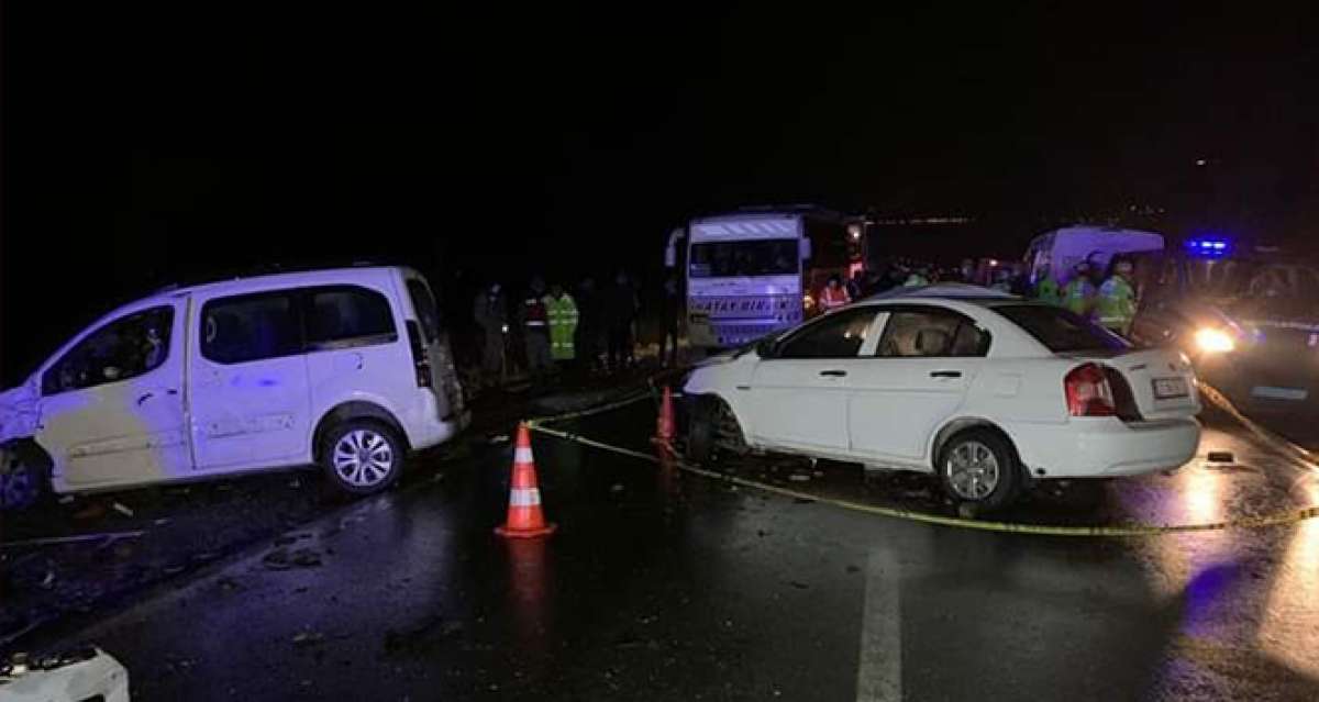 Gaziantep'te trafik kazası: 2 ölü, 2'si ağır 10 yaralı