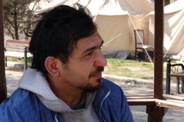 Gece vardiyasında &ccedil;alışan abisi sayesinde enkaz altında kalmaktan kurtuldular!