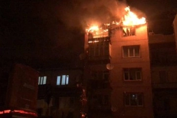 Gemlik’te korkutan yangın: Bina sakinleri canlarını zor kurtardı, 1 kişi zehirlendi
