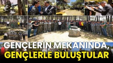 Gençlerin Mekanında, Gençlerle Buluştular