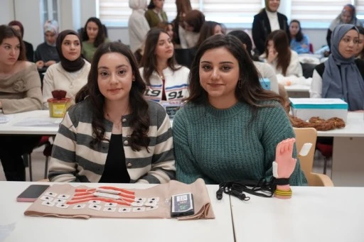 GİBT&Uuml;&rsquo;l&uuml; &Ouml;ğrencilerden Anne ve Bebek İ&ccedil;in Akıllı &Ccedil;&ouml;z&uuml;m