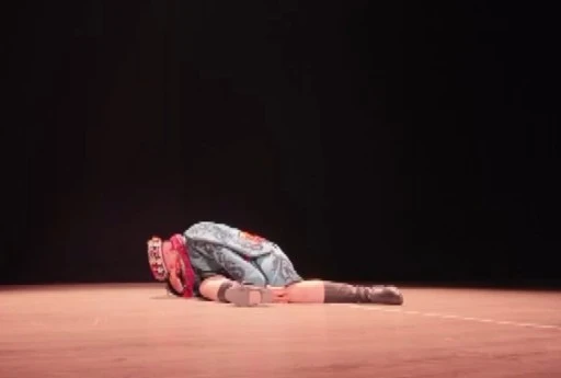 Gösteri sırasında ters hareket yapan dansçının çapraz bağları koptu