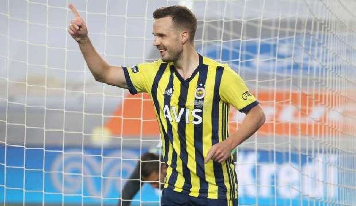 Göztepe, Fenerbahçeli iki ismin peşinde