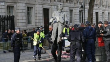 Greenpeace üyeleri Londra’da eylem yaptı