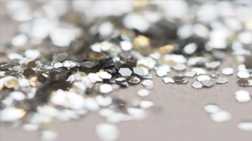 G&uuml;&ccedil;l&uuml; talep ge&ccedil;en yıl k&uuml;resel g&uuml;m&uuml;ş piyasasında rekor a&ccedil;ık ortaya &ccedil;ıkardı