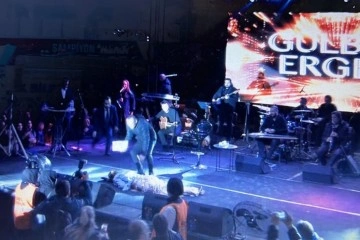 G&uuml;lben Ergen sahnede bayıldı