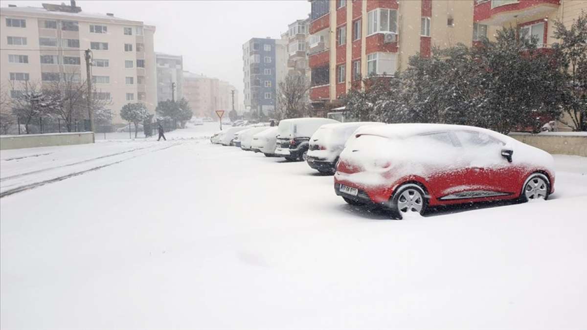 Güney Marmara'da yoğun kar etkili oluyor