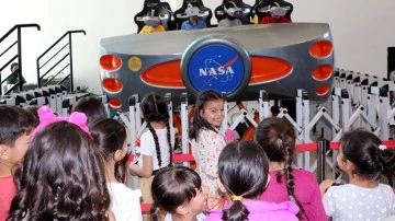 Güneydoğulu gençler NASA'nın 50 yıllık deneyimini sergide keşfediyor