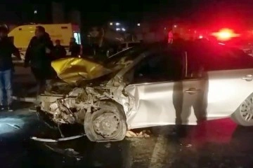 Hakkari'de trafik kazası: Biri polis 2 kişi hayatını kaybetti