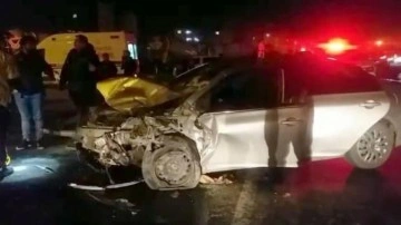 Hakkari'de trafik kazasında biri polis 2 kişi hayatını kaybetti