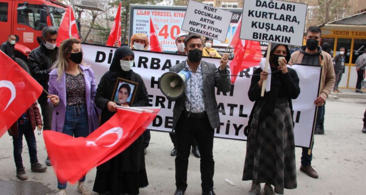 Hakkari'deki anneler HDP'ye yürüdü