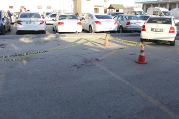 Hastanede park yeri kavgasının ardından kaçan adam 2 kişiyi ezdi