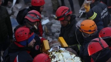 Hatay'da 2 kişi itfaiye ekiplerince depremin 86. saatinde kurtarıldı