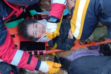 Hatay’da 6 yaşındaki küçük Eymen enkazdan 37 saat sonra sağ olarak kurtarıldı