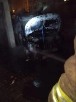 Hatay’da araçta çıkan yangını itfaiye ekipleri söndürdü