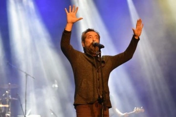 Hatay&rsquo;da Feridun D&uuml;zağa&ccedil; konser verdi