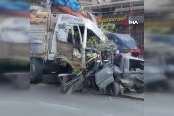 Hatay'da freni patlayan kamyon araçlara daldı: 3 ölü, 20 yaralı