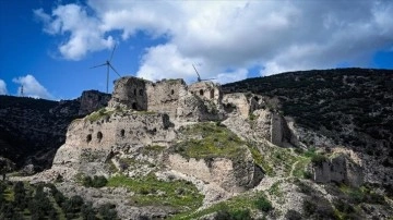 Hatay'daki tarihi Bakras Kalesi de depremlerde hasar gördü
