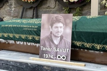 Hatayspor Sportif Direkt&ouml;r&uuml; Taner Savut İzmir'de son yolculuğuna uğurlandı