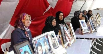 HDP önünde evlat nöbeti tutan ailelerin direnişi bin 212’nci gününde