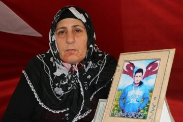 HDP’den evlatlarını isteyen ailelerin nöbeti bin 157 gündür devam ediyor