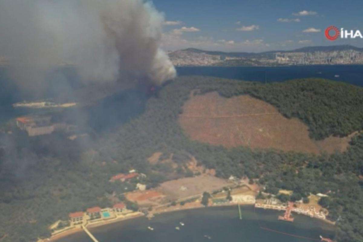Heybeliada'daki orman yangını havadan görüntülendi
